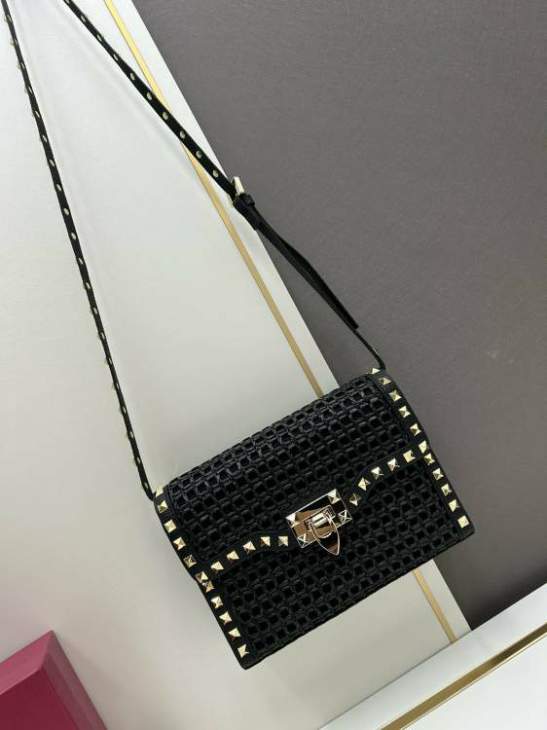 Picture of Valentino Handbags _SKUfw166878468fw